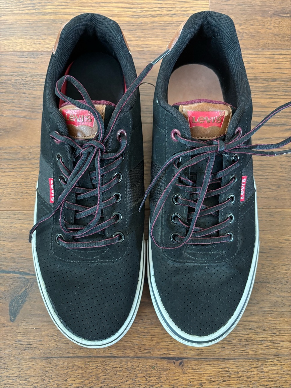 Levi's Black Men’s Low-Top Sneakers with Red Trim